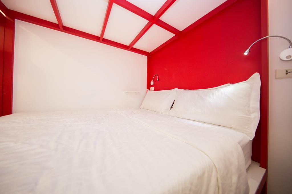 Sleepbox Hostel Taipei Exteriör bild